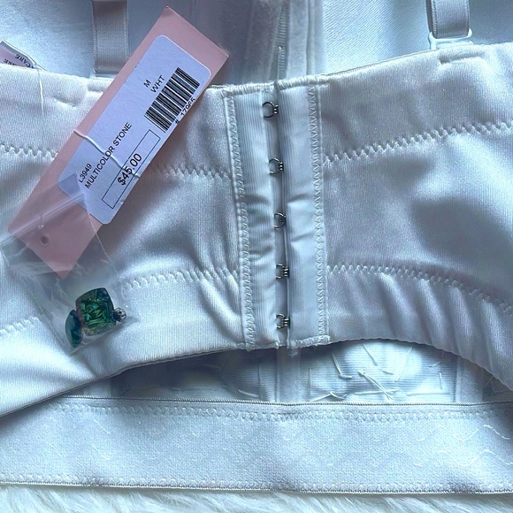 Corset (Bra) - Picture 4 of 5